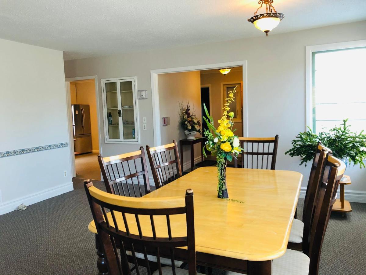 Downtown Whitehorse 2 Bedroom House Exterior photo